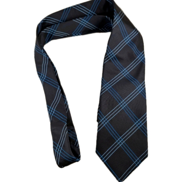 Banana Republic Silk Tie – Navy Blue with Light Blue Plaid Stripes – Made in USA - Picture 6 of 6
